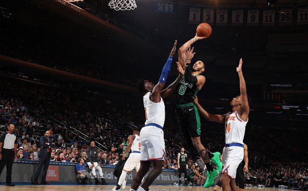 而以勇士目 而以勇士目